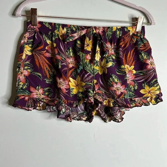 Love to Lounge Floral Shorts - Picture 1 of 6